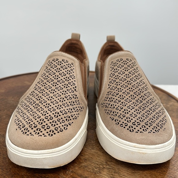 Vionic Shoes Wm 8.5M Kimmie Perforated Wheat Slip On Sneaker Casual Comfort - Picture 3 of 12